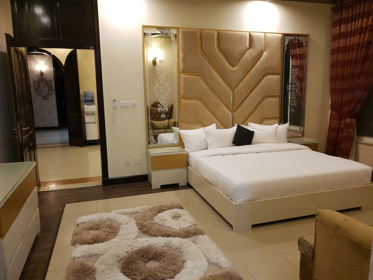 Royal Villa F-10/2 Islamabad Exterior photo