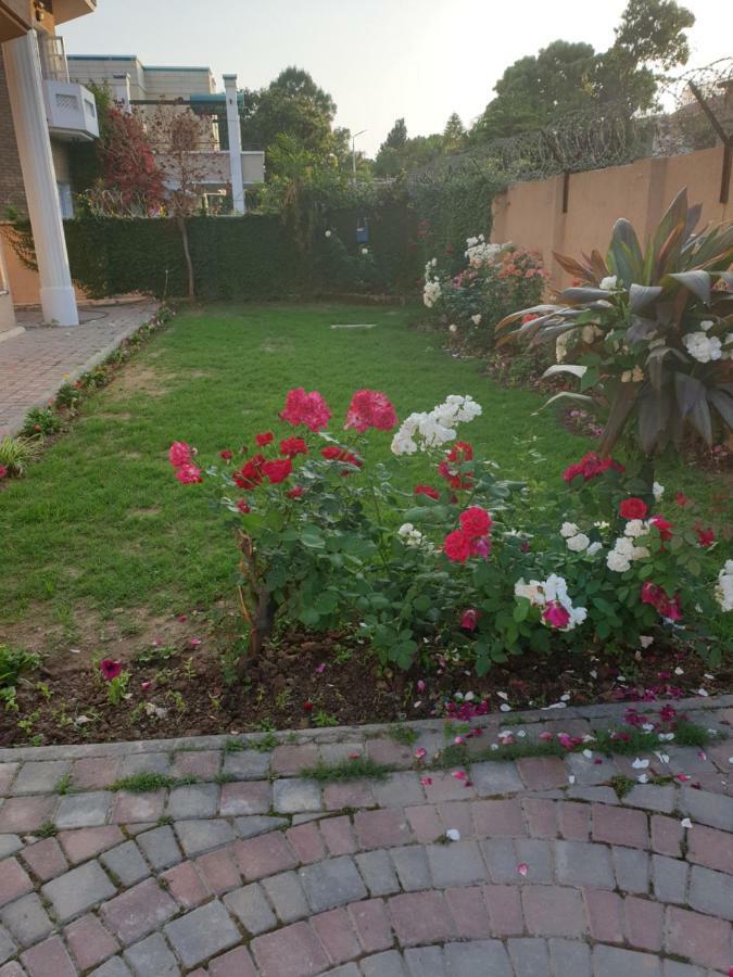 Royal Villa F-10/2 Islamabad Exterior photo
